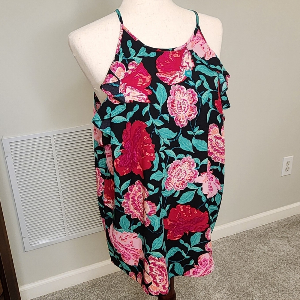 Elle floral ruffle tank top size large